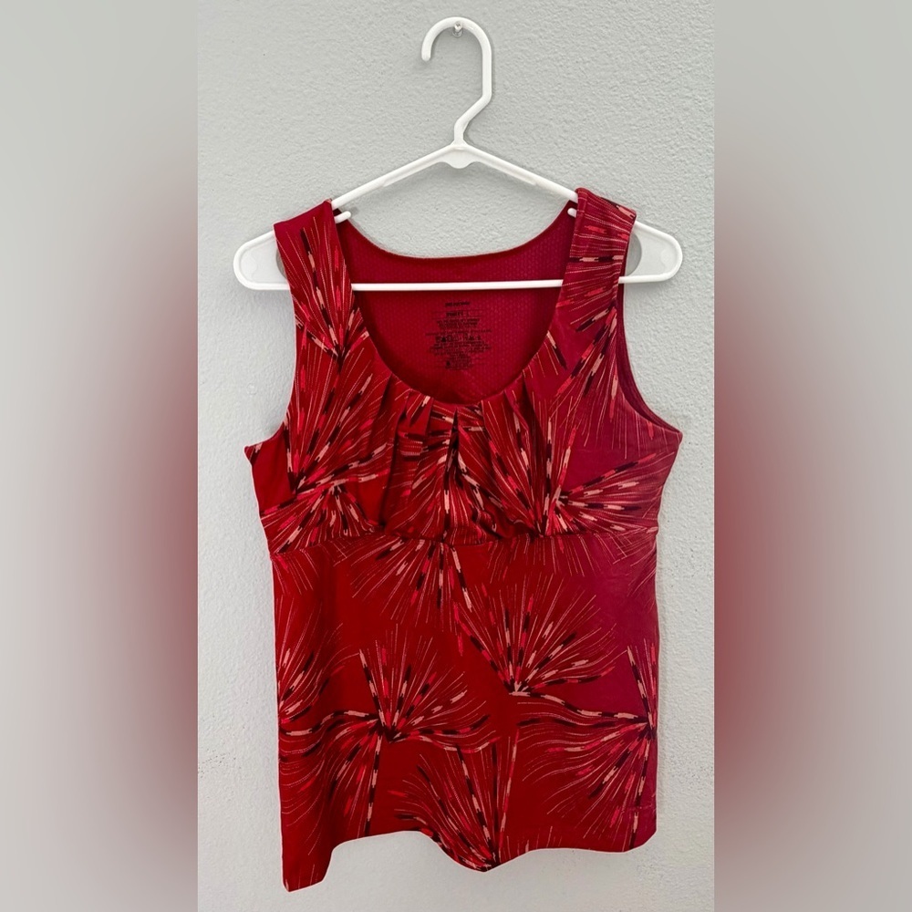 Patagonia Red Fireworks Burst-Print Sleeveless Workout Tank Top- Size L